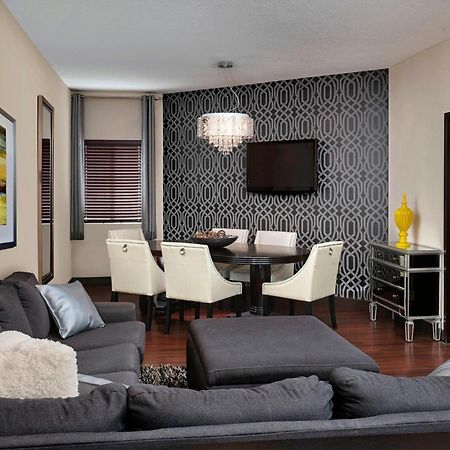 Four Points By Sheraton Hotel & Suites Calgary West Kültér fotó