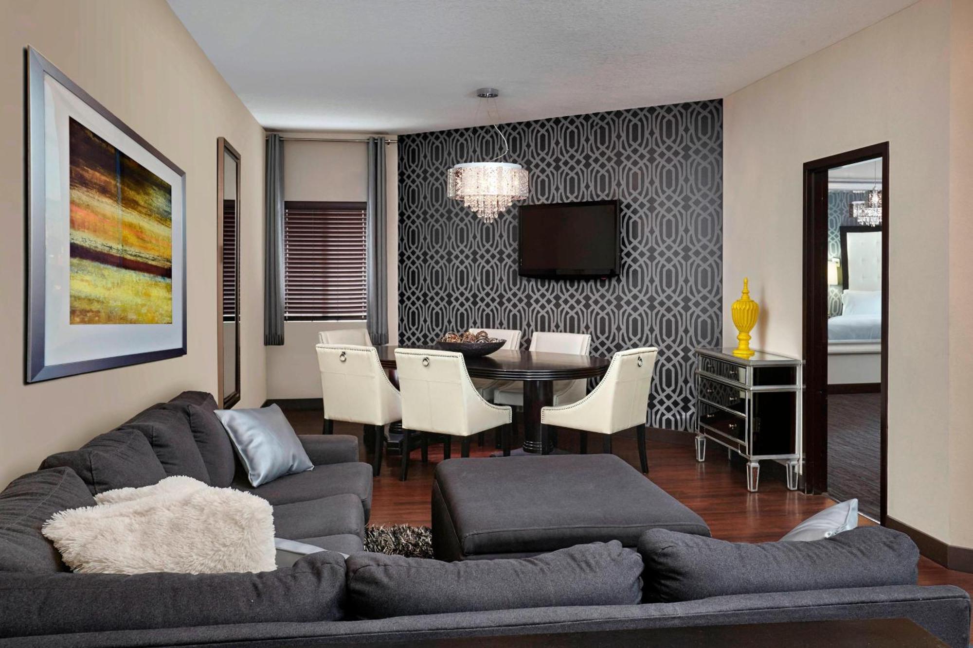 Four Points By Sheraton Hotel & Suites Calgary West Kültér fotó