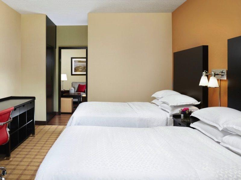 Four Points By Sheraton Hotel & Suites Calgary West Kültér fotó